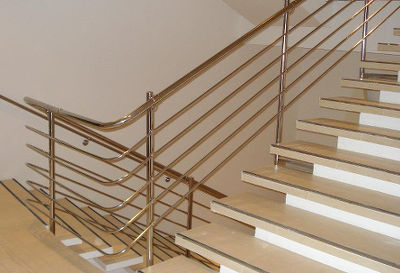 Unutrašnja ograda za stubište od inox čelika.