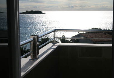 Inox ograda vrhunske izrade i kvalitete.